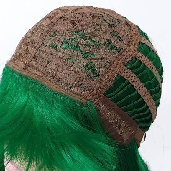 Green bob wig - Picture 6 of 7